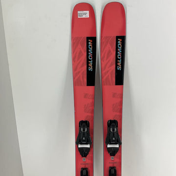 2025 Salomon QST Stella 106 w/ Salomon Strive 11 Demo Bindings