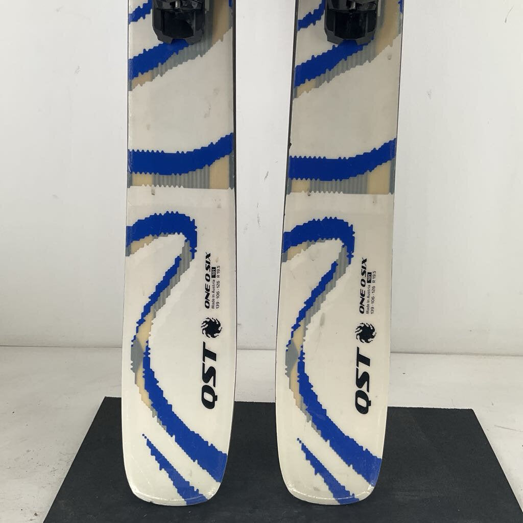 2026 Salomon QST 106 w/ Salomon Strive 13 Demo Bindings *topsheet dama – Lone Pine Gear Exchange