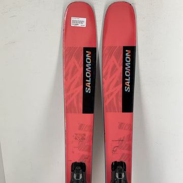 2025 Salomon QST Stella 106 w/ Salomon Strive 11 Demo Bindings