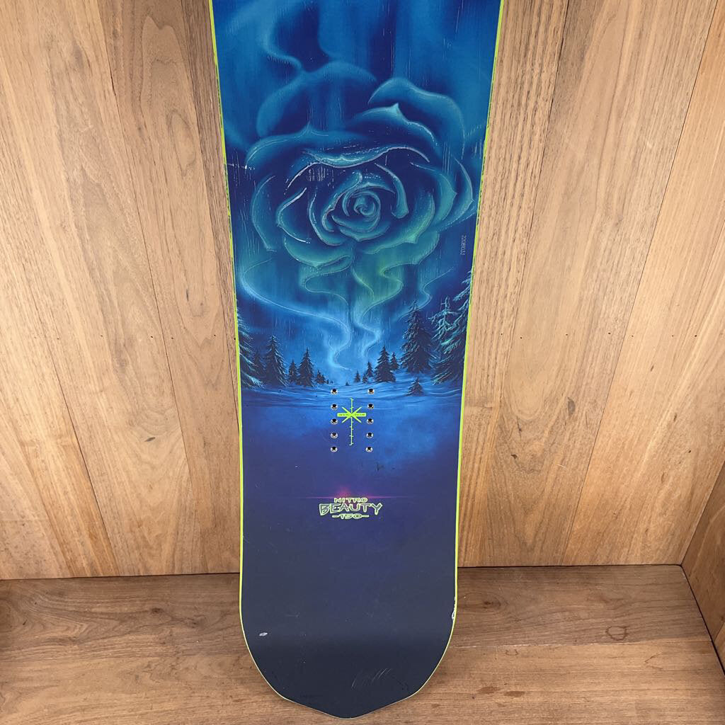 2023 Nitro Women's Beauty Snowboard